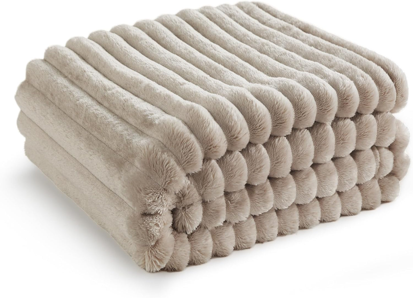 Super Cozy White Throw Blanket - Perfect Plush Fleece for Couch & Bed, Ideal Gift for Women & Moms - Lightweight, Stylish & Warm