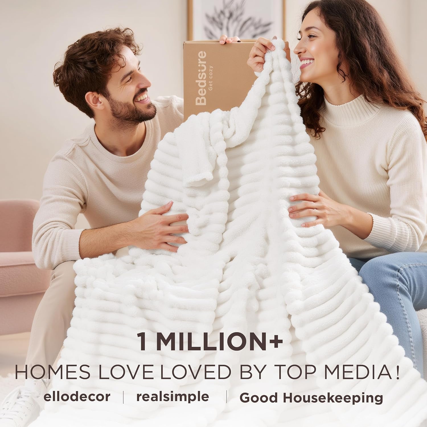 Super Cozy White Throw Blanket - Perfect Plush Fleece for Couch & Bed, Ideal Gift for Women & Moms - Lightweight, Stylish & Warm